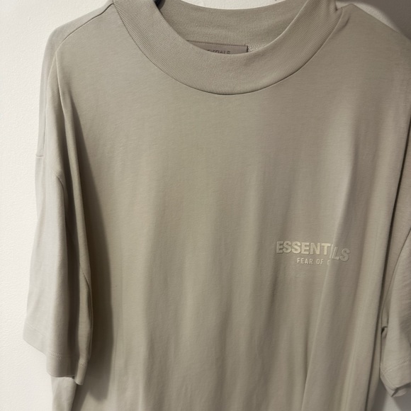 Essentials Fear Of God Tshirt - Picture 7 of 7